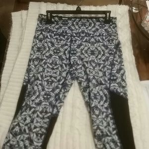 VSX knockout Capri legging